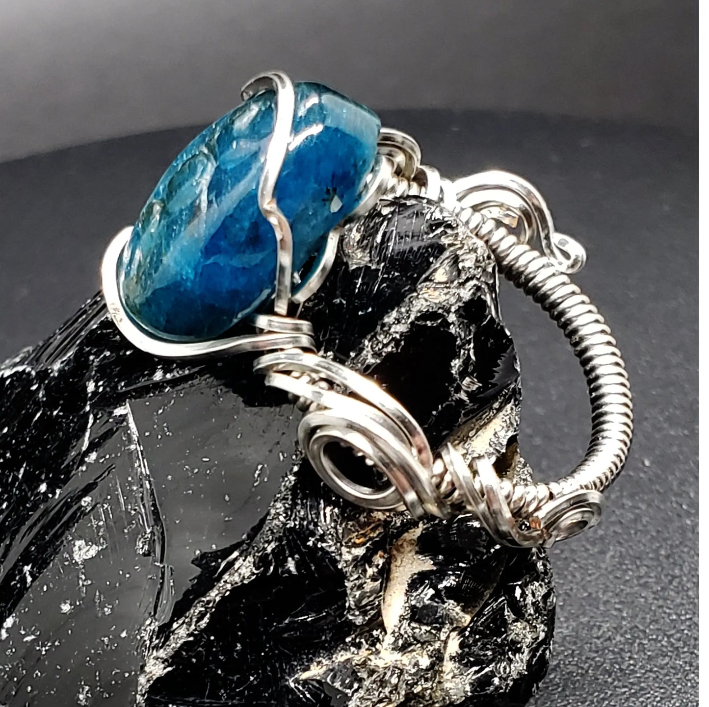 Carved Blue Apatite Ring, Moon Phase, Triple Moon, Goddess Energy Ring    apatite, gemstone ring, moon, moon phase, the moon