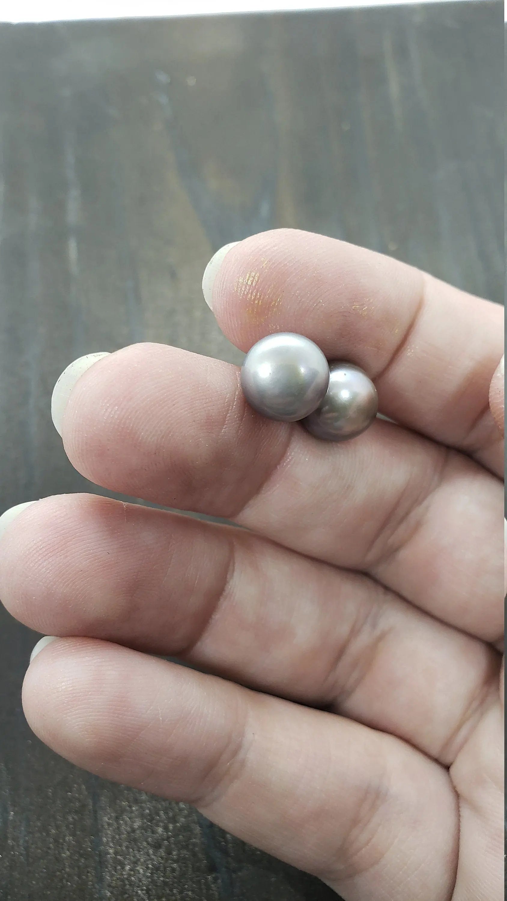 Gray Pearl Stud Earrings    gemstone earring, pearl