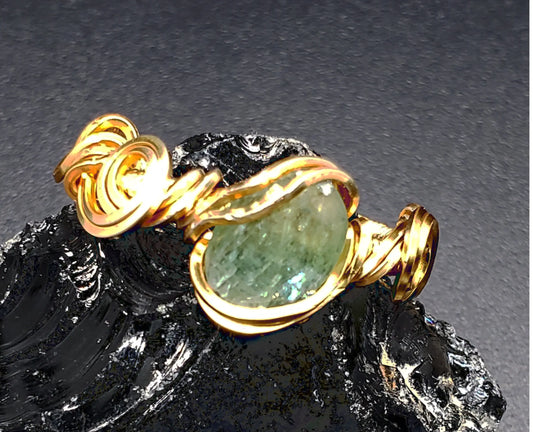 Green Kyanite Ring, Size 8.25    gemstone ring, Kyanite