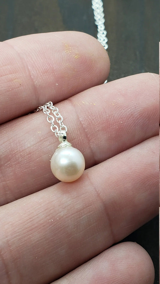Solitare Pearl Necklace    gemstone pendant, pearl, white