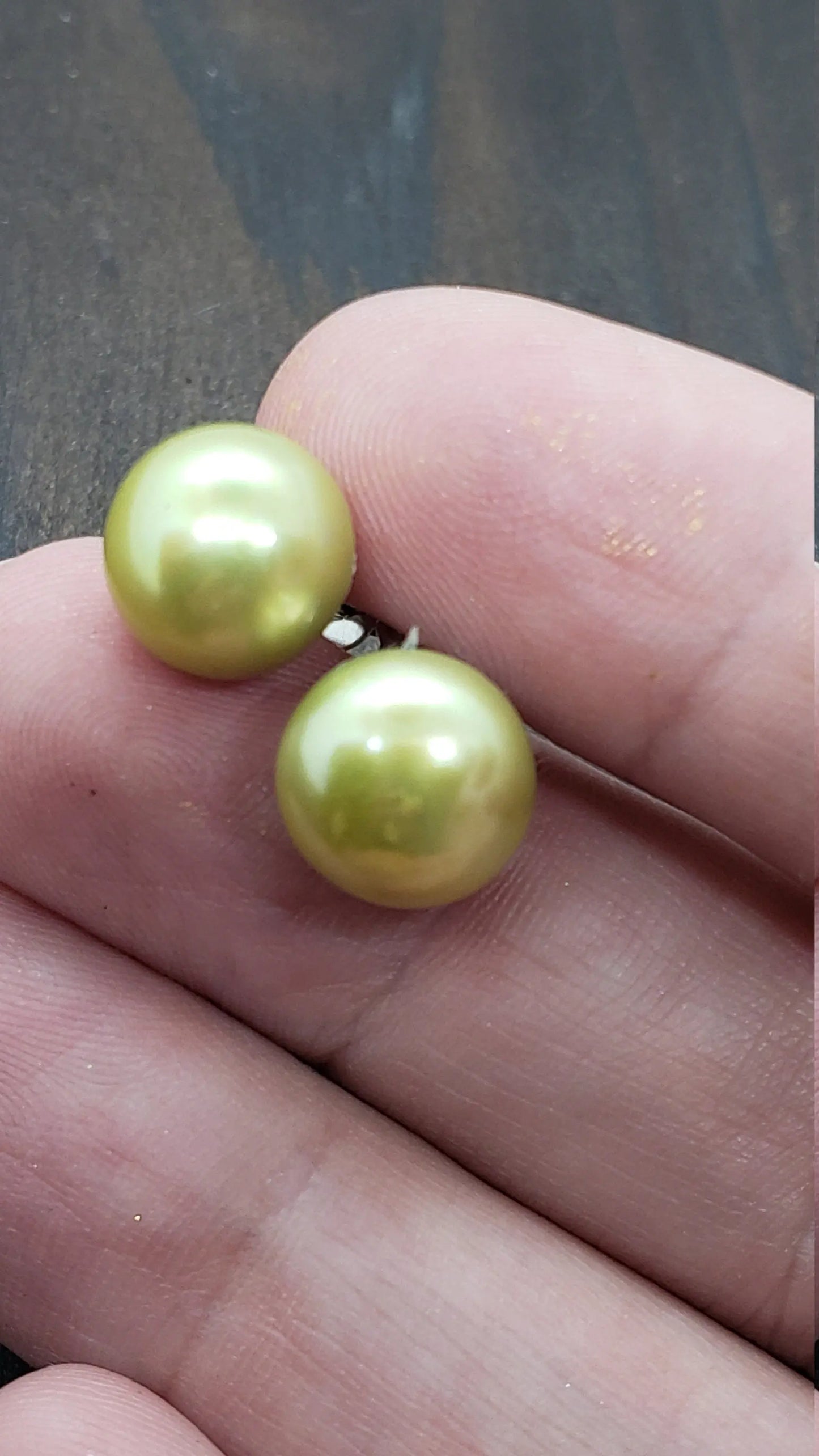 Yellow Japanese Pearl Stud Earring    gemstone earring, pearl